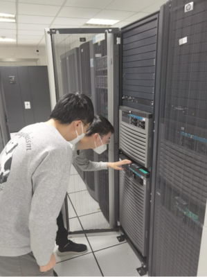 機(jī)房“扎營(yíng)”輪班值守，全力保障IT系統(tǒng)穩(wěn)定運(yùn)行